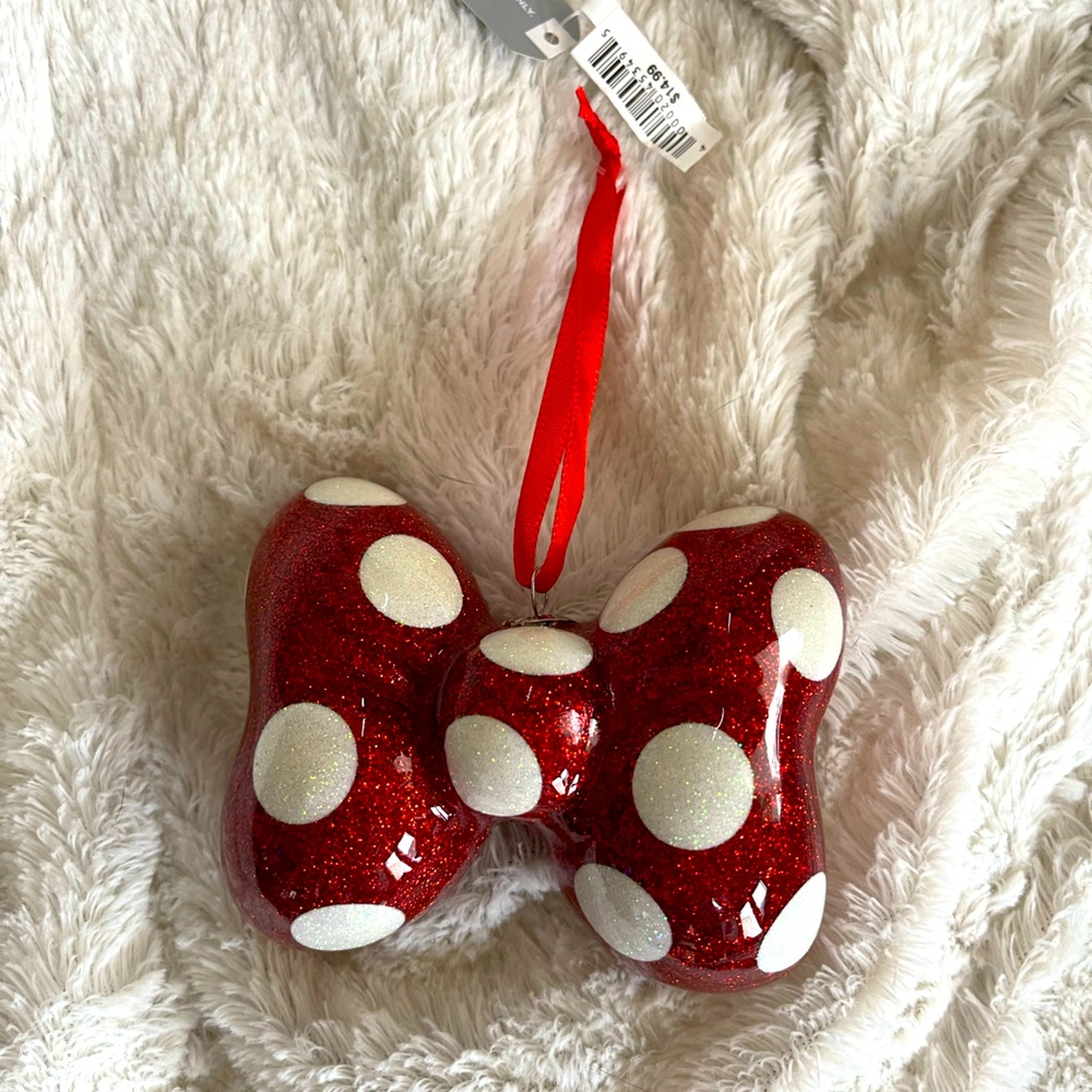 ❤️ NWT Minnie Mouse’s Bow Tree Ornament ❤️